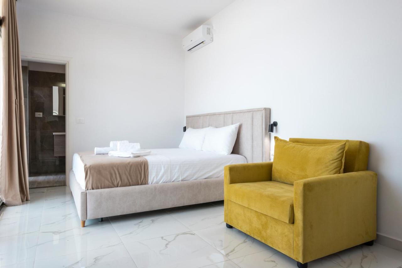 Wait 'N Sea Hotel Himare Buitenkant foto