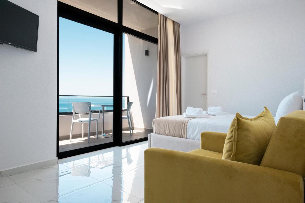 Wait 'N Sea Hotel Himare Buitenkant foto