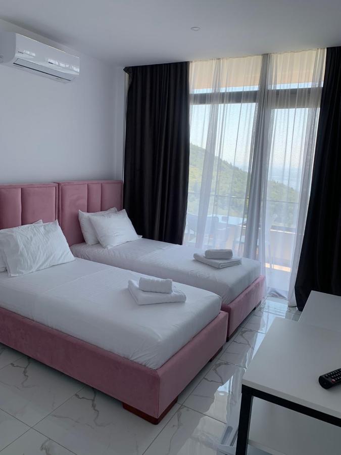 Wait 'N Sea Hotel Himare Buitenkant foto