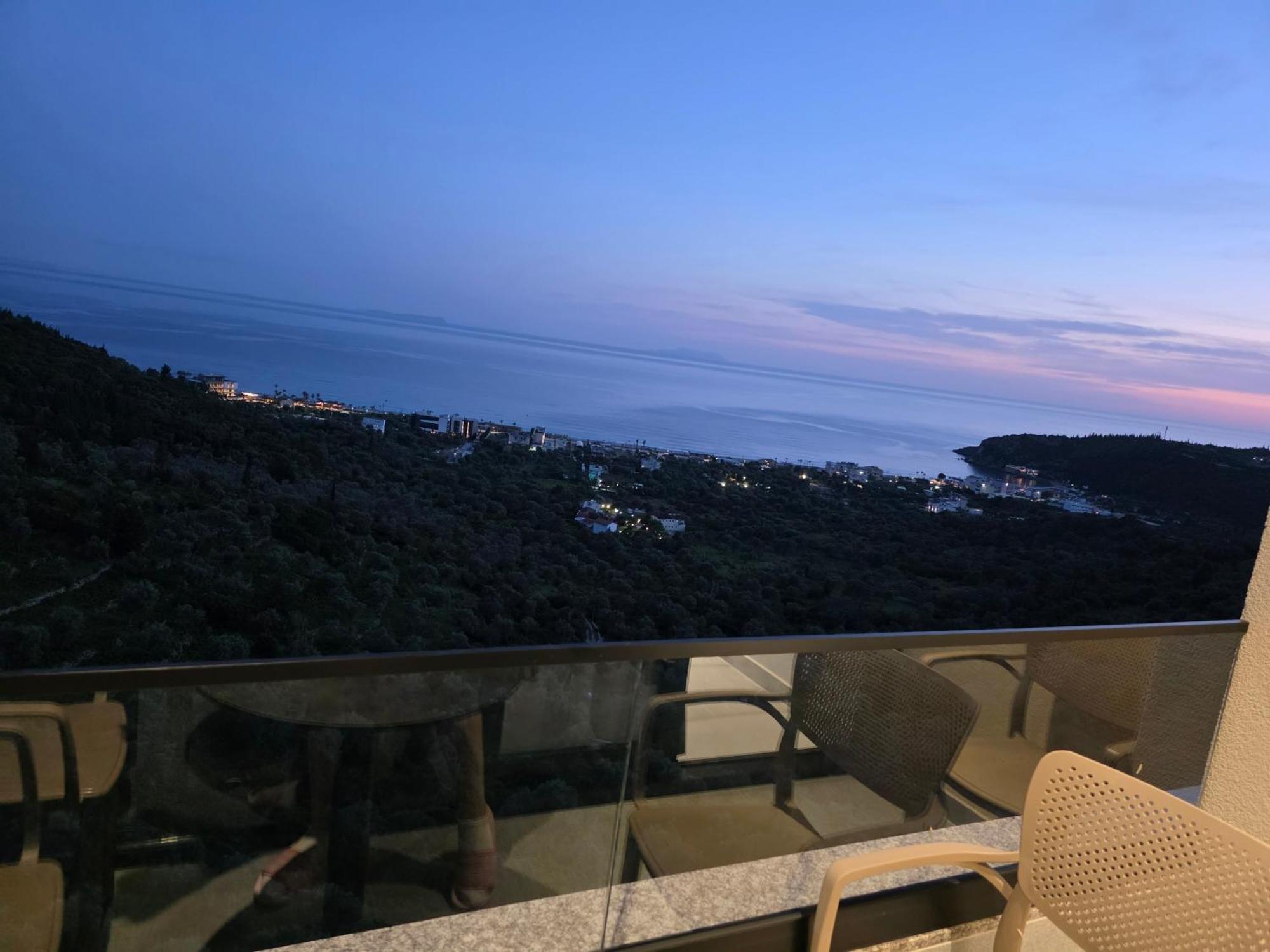 Wait 'N Sea Hotel Himare Buitenkant foto