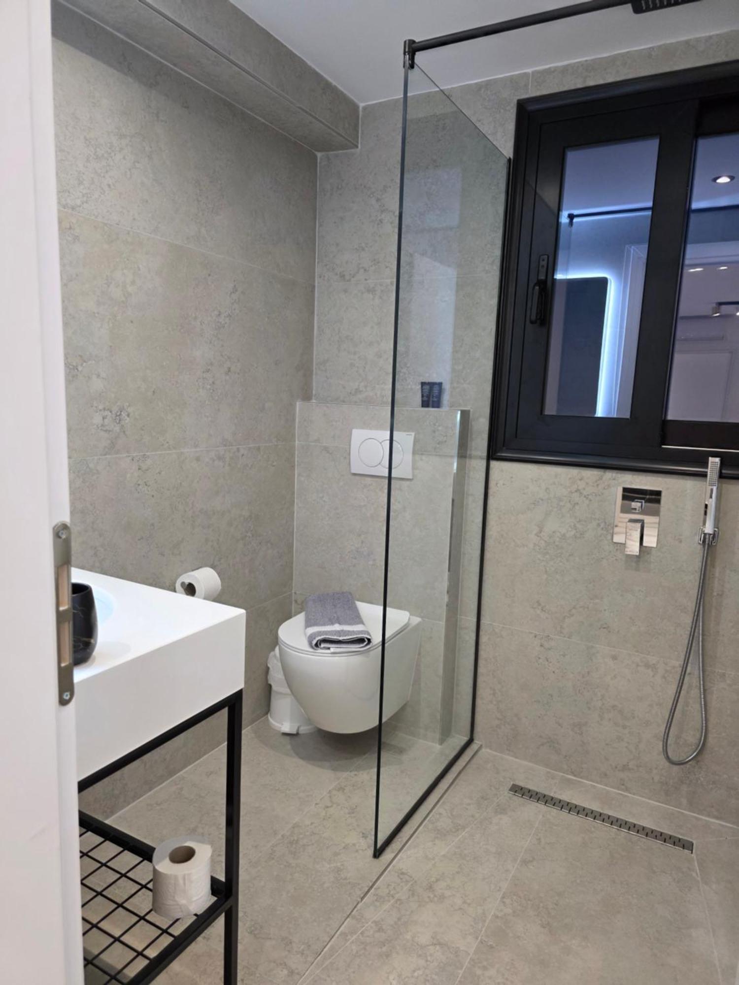Wait 'N Sea Hotel Himare Buitenkant foto